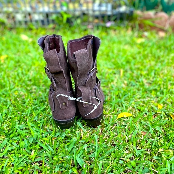 Dolce Vita Leather Western Boots - Picture 7 of 9